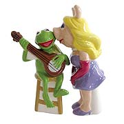 Muppets Miss Piggy Kissing Kermit Salt and Pepper Shakers